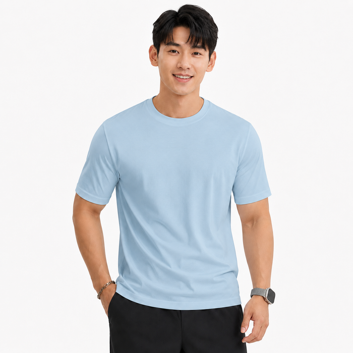 Camiseta masculina azul acinzentado NARO em modelo de frente
