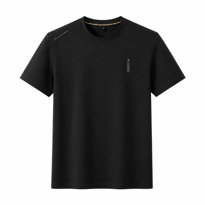 Camiseta masculina NARO preta isolada em fundo branco