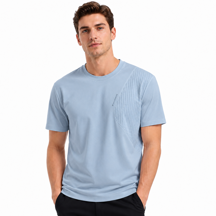 Camiseta masculina NARO azul-claro vista frontal em modelo europeu