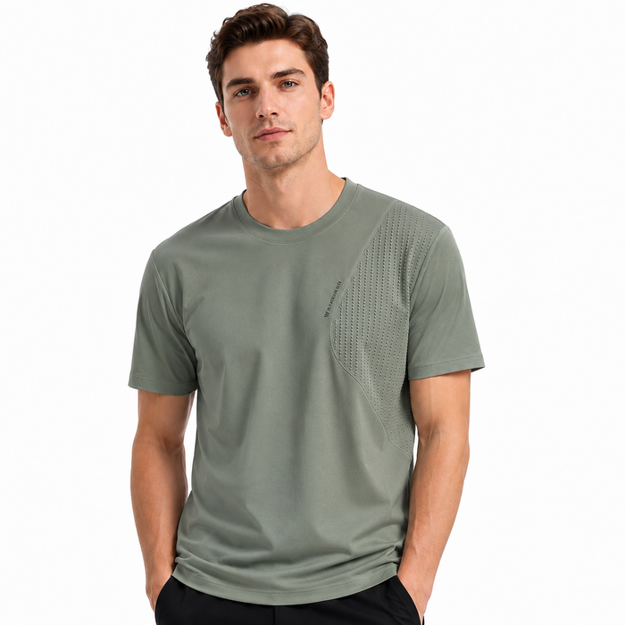 Camiseta masculina NARO verde vista frontal em modelo europeu