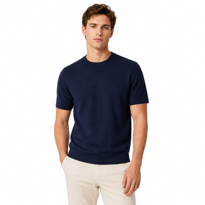 Camiseta masculina NARO em tricô de lã azul-marinho vista frontal