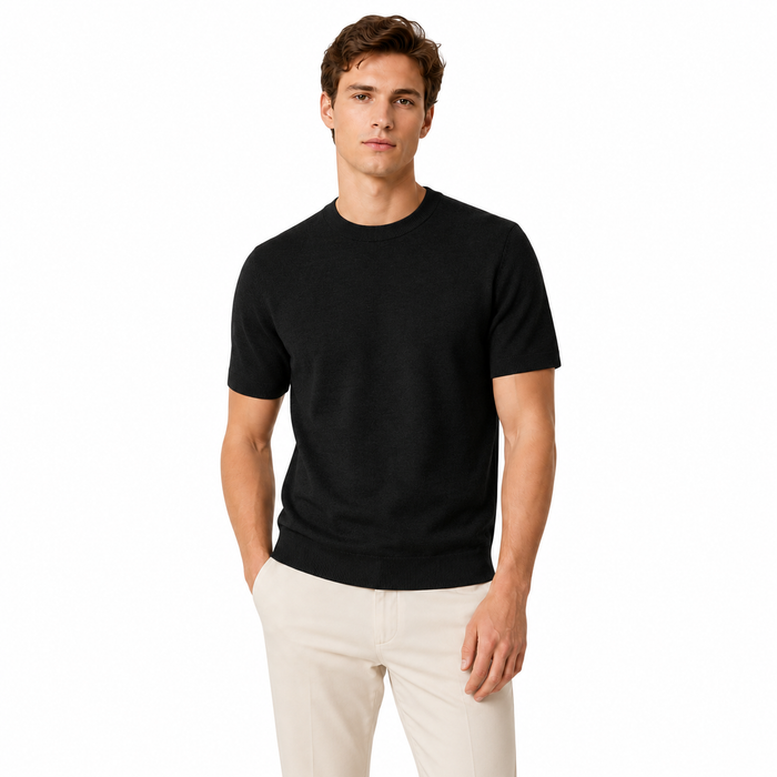 Camiseta masculina NARO em tricô de lã preta vista frontal